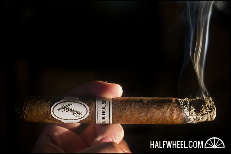 大卫杜夫大师版 2013 年“俱乐部之家”托罗雪茄 - DAVIDOFF MASTERS EDITION 2013 “CLU
