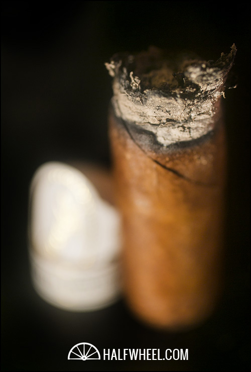 大卫杜夫大师版 2013 年“俱乐部之家”托罗雪茄 - DAVIDOFF MASTERS EDITION 2013 “CLU
