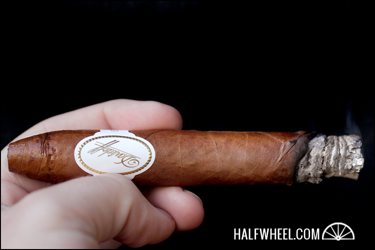 大卫杜夫2011年限量白色版雪茄 - DAVIDOFF BELICOSO SUPREMO LIMITED WHITE EDI