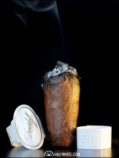 大卫杜夫2011年限量白色版雪茄 - DAVIDOFF BELICOSO SUPREMO LIMITED WHITE EDI
