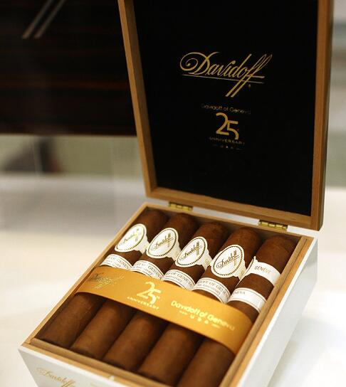 大卫杜夫日内瓦25周年雪茄 - DAVIDOFF OF GENEVA 25TH ANNIVERSARY (PRERELE