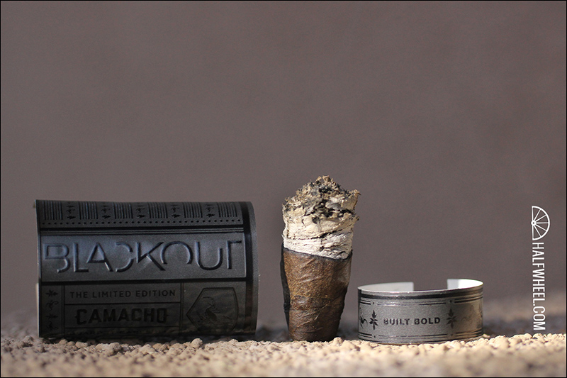 卡马乔停电2013限量版雪茄 - CAMACHO BLACKOUT LIMITED EDITION 2013 FIGURA