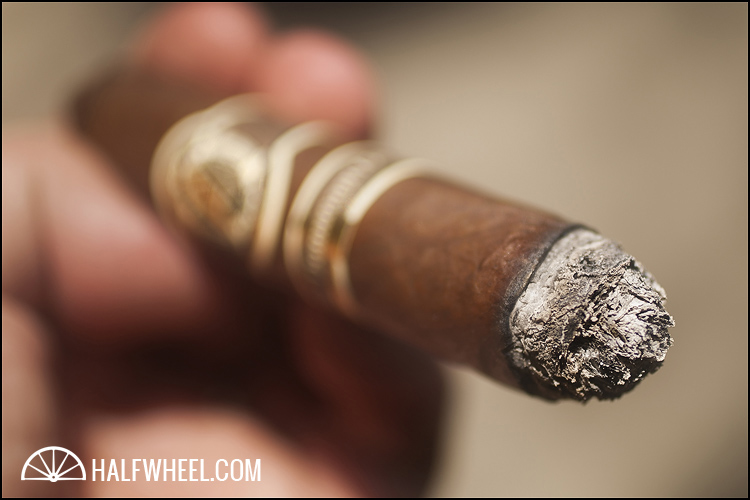 AVO2013限量版第13和弦雪茄  - AVO LIMITED EDITION 2013 THE DOMINANT 13T