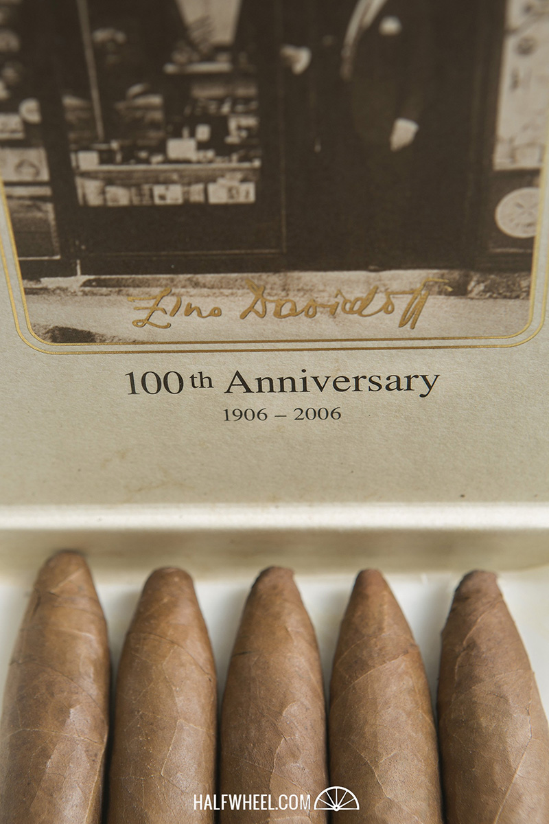 大卫杜夫 Diademas Finas Box 3.jpg 大卫杜夫100周年雪茄 - DAVIDOFF DIADEMAS FINAS