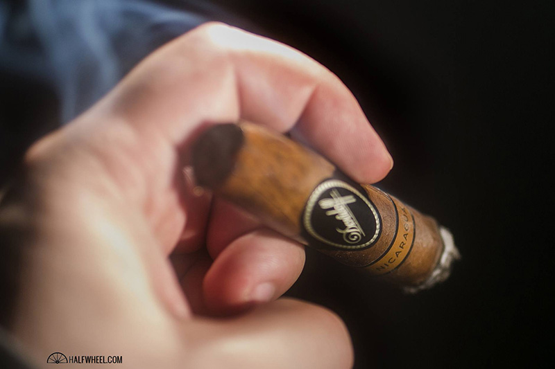 大卫杜夫尼加拉瓜钻石雪茄 - DAVIDOFF NICARAGUA DIADEMA (PRERELEASE)