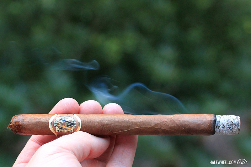 AVO 遗产长矛手雪茄 - AVO HERITAGE LANCERO
