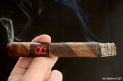 卡马乔 CAMACHO DOUBLE SHOCK TORO 雪茄