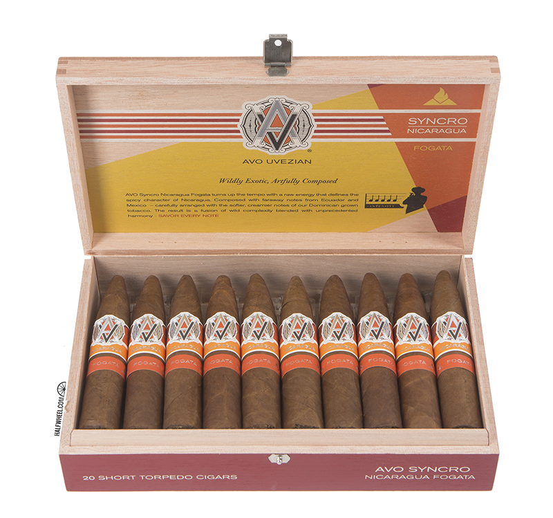 AVO尼加拉瓜短鱼雷雪茄 - AVO SYNCRO NICARAGUA FOGATA SHORT TORPEDO