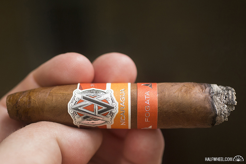 AVO尼加拉瓜短鱼雷雪茄 - AVO SYNCRO NICARAGUA FOGATA SHORT TORPEDO