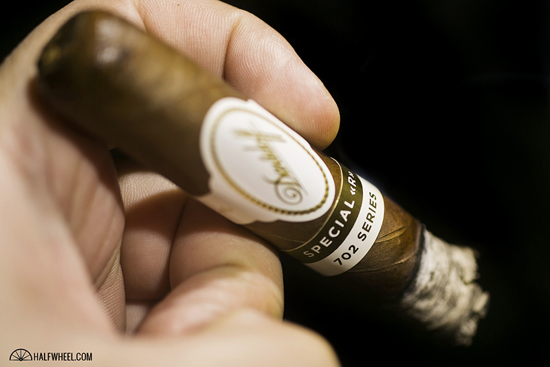 大卫杜夫702系列特别R雪茄 - DAVIDOFF 702 SERIES SPECIAL R