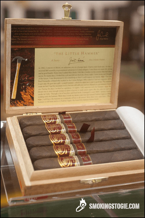 Padrón Family Reserve No. 85 Maduro 1.png Padrón Family Reserve No. 85 Maduro 1.png