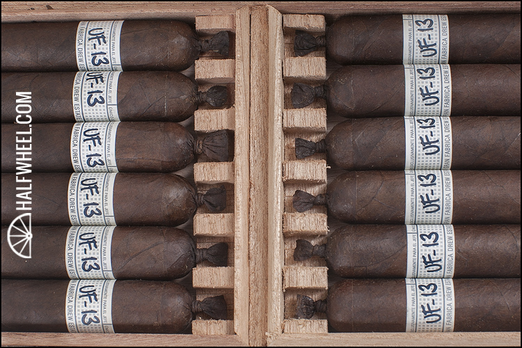 Liga Privada Único Serie UF-13 暗箱 4.jpg 私人联盟 LIGA PRIVADA ÚNICO SERIE UF-13 DARK 雪茄