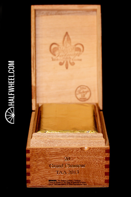 Tatuaje TAA 2013 Box 2.jpg 塔图阿赫 TATUAJE 10 GRAND CHASSEUR TAA 2013 雪茄