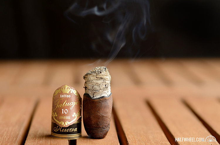 塔图阿赫 TATUAJE BELLE ENCRE RESERVA 雪茄