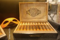 LARANJA RESERVA ROBUSTO EXTRA 雪茄