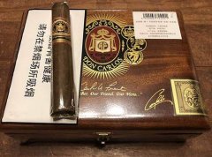 阿图罗·富恩特唐·卡洛斯罗布图 Arturo Fuente Don Carlos Robusto 雪茄深度解析