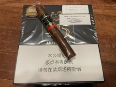 狮子牌115周年彪丽高 La Aurora 115 Anniversary Edition Belicosos 雪茄解析 