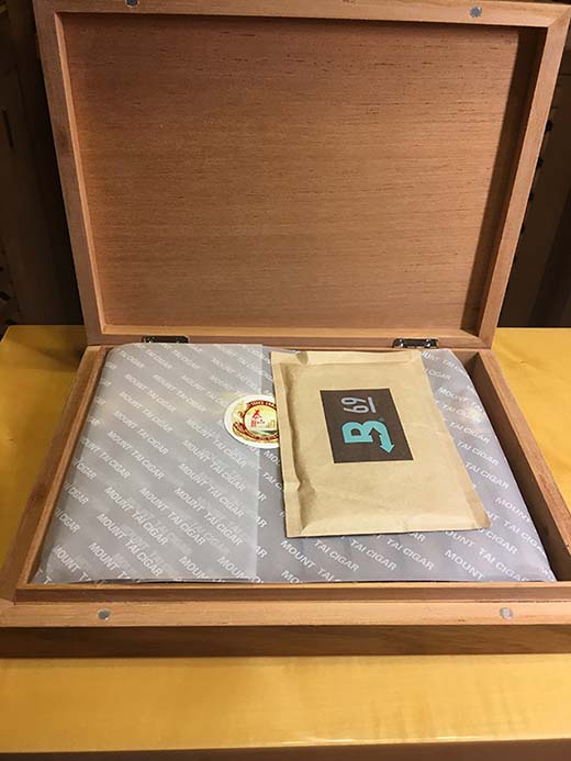 泰山烟表和图片		泰山雪茄多少钱一盒 泰山巅峰5号多少钱		泰山巅峰6		泰山巅峰5号图片 泰山雪茄		泰山颜悦多少钱		泰山蓝将军多少钱一包