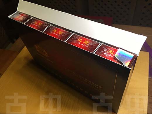 王冠经典铝2全叶卷 铝王冠 王冠雪茄20装多少钱 王冠雪茄10装多少钱 王冠塑10 王冠细雪茄烟的图片 王冠 10全叶卷 王冠万象微型雪茄20